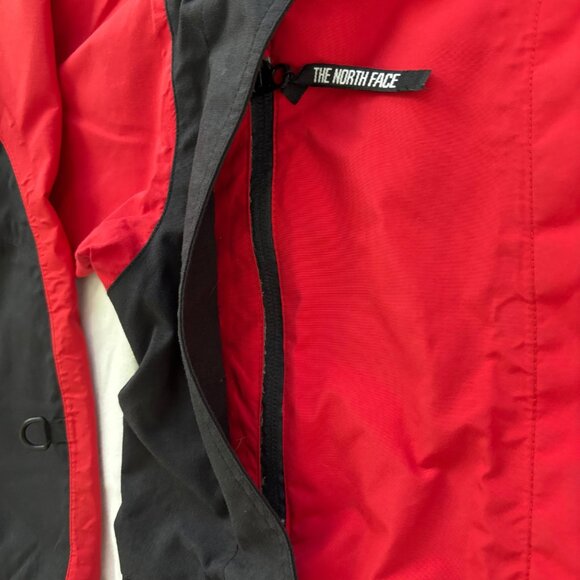 VTG The North Face Women's Mountain Light Gore-Tex Jacket in Red/Black Size M - Picture 8 of 15
